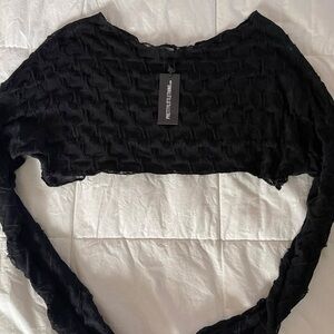 PrettyLittleThing Black Textured Long Sleeve Crop Top